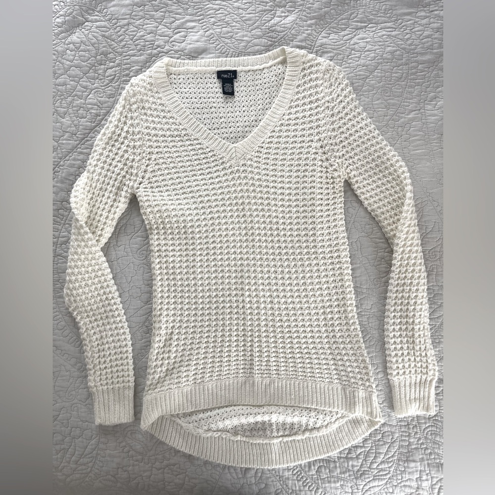 Knit White Sweater | Size Small